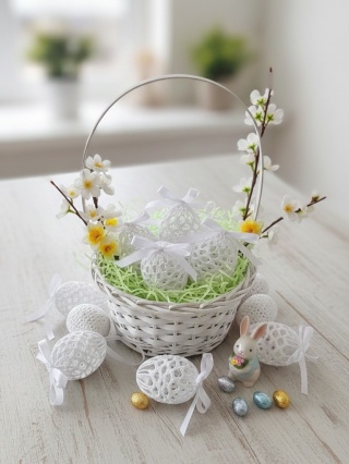 Jajka wielkanocne białe na szydełku