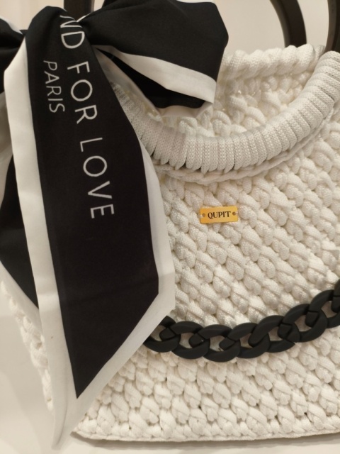 Torebka, kuferek biała