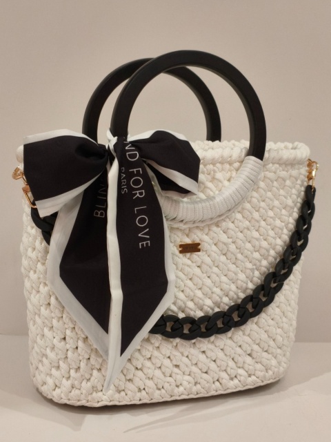 Torebka, kuferek biała